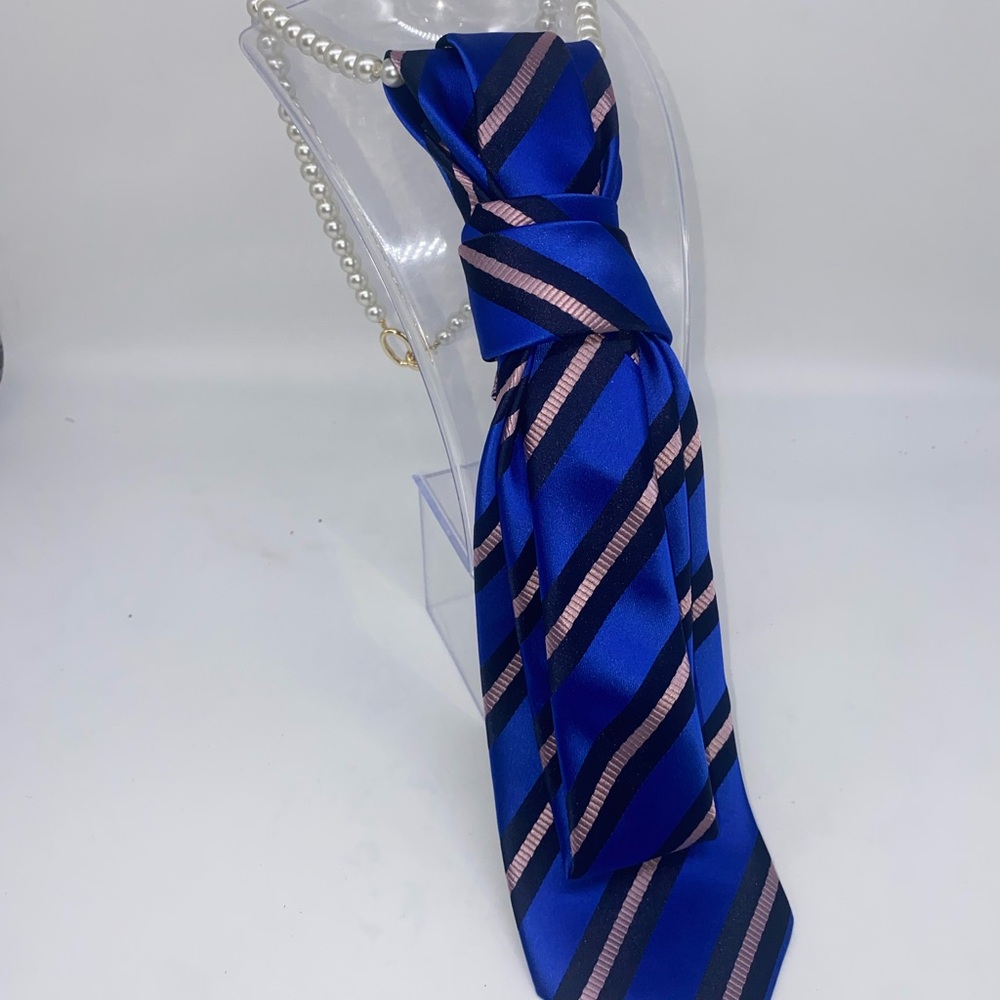 Pearl Tie
